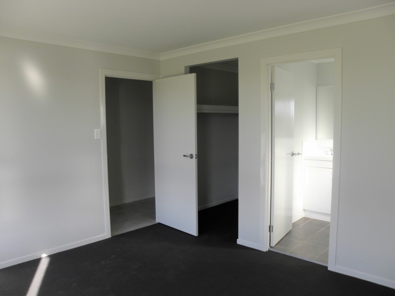 7 Creswell Street, Wadalba NSW 2259