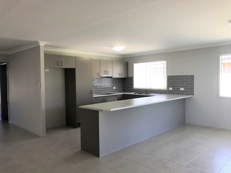 35 Regatta Way, Summerland Point NSW 2259