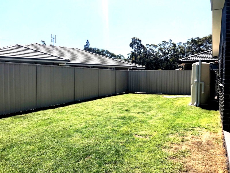 35 Regatta Way, Summerland Point NSW 2259