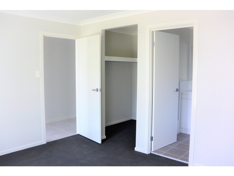 9 Van Stappen Road, Wadalba NSW 2259