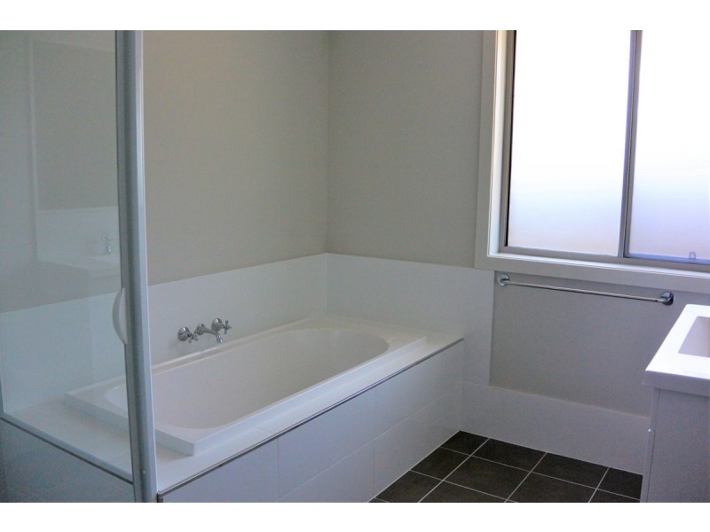 9 Van Stappen Road, Wadalba NSW 2259