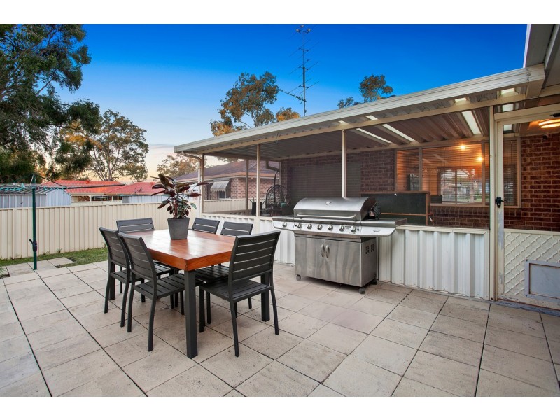 18 Farnol Place, Watanobbi NSW 2259