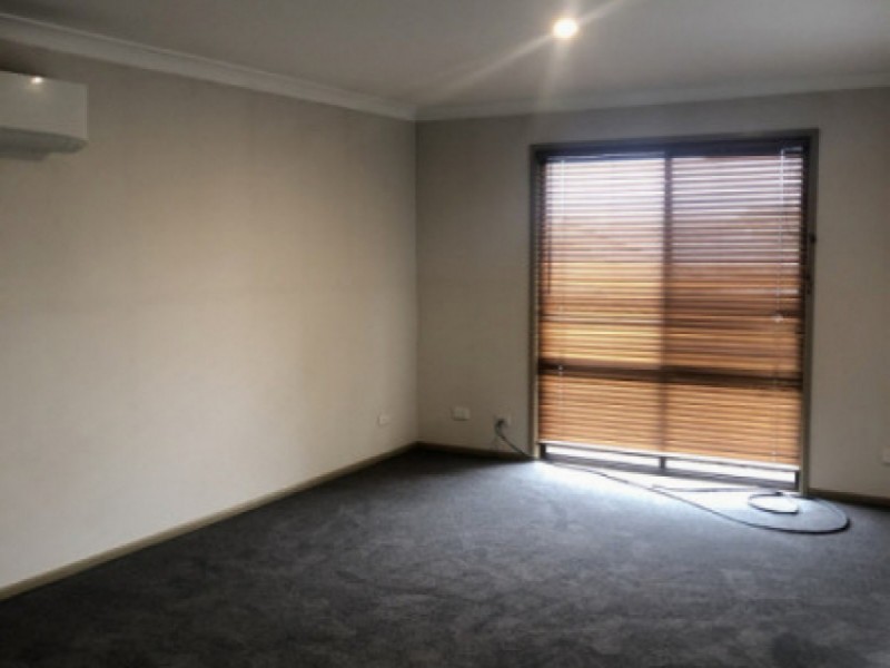 2/37 Wyoming Road, Wyoming NSW 2250