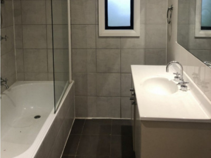 2/37 Wyoming Road, Wyoming NSW 2250