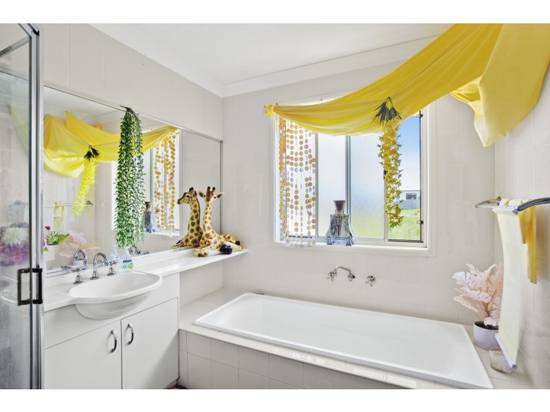 3 De L’Isle Drive, Watanobbi NSW 2259