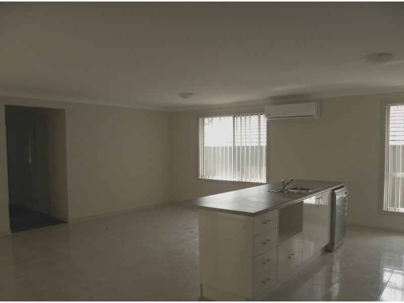 38 Melbourne Street, Wadalba NSW 2259