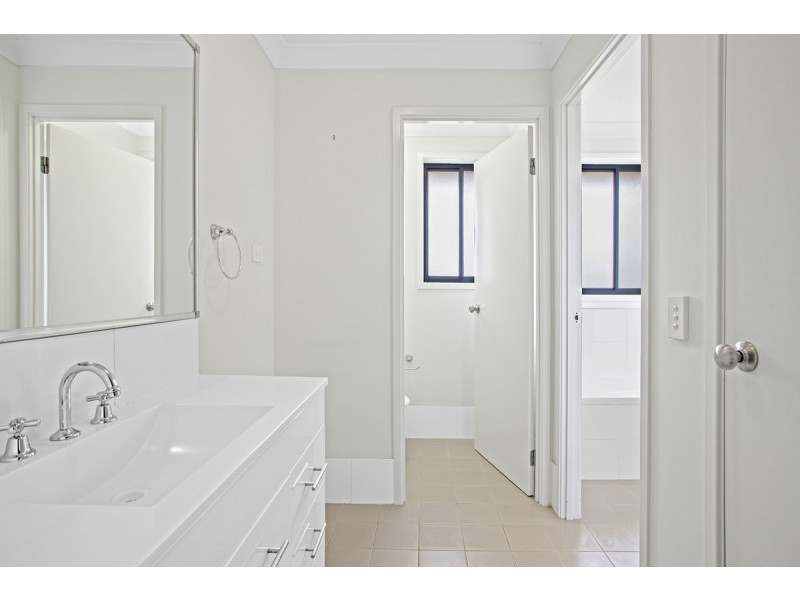 5 Seacres Close, Wadalba NSW 2259