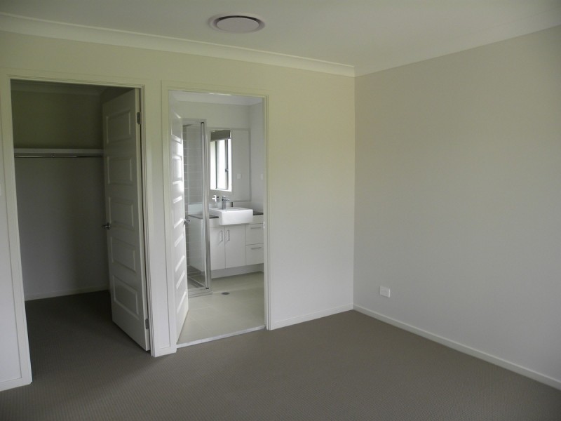 13 Barn Owl Avenue, Wadalba NSW 2259