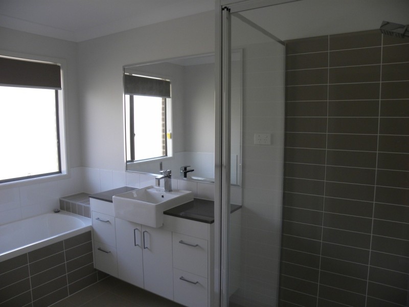 13 Barn Owl Avenue, Wadalba NSW 2259