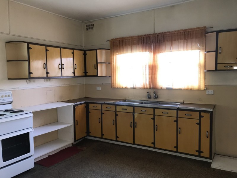 18 Warner Avenue, Wyong NSW 2259