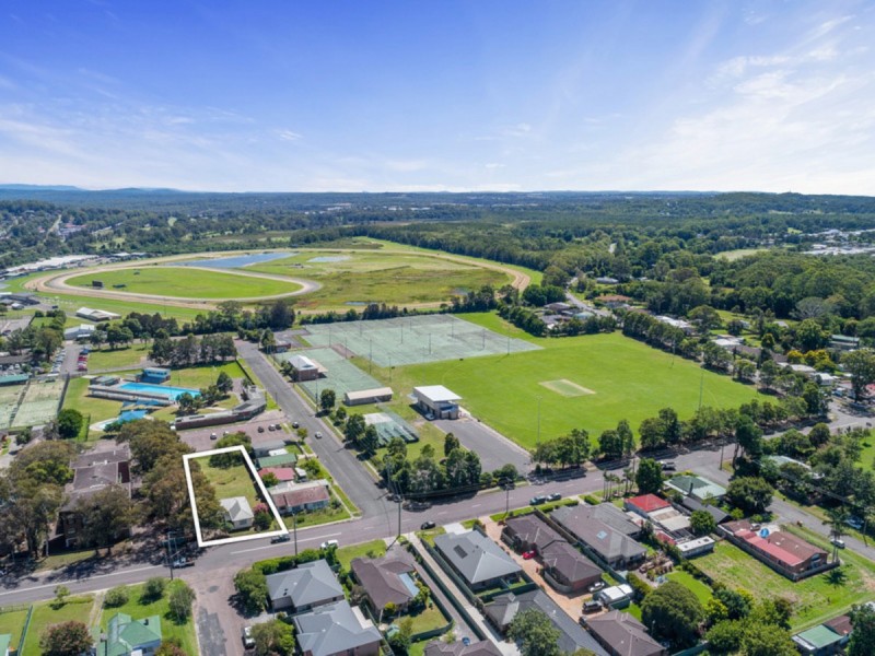 18 Warner Avenue, Wyong NSW 2259