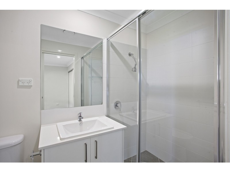 32 Creswell Street, Wadalba NSW 2259