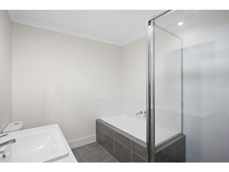 32 Creswell Street, Wadalba NSW 2259