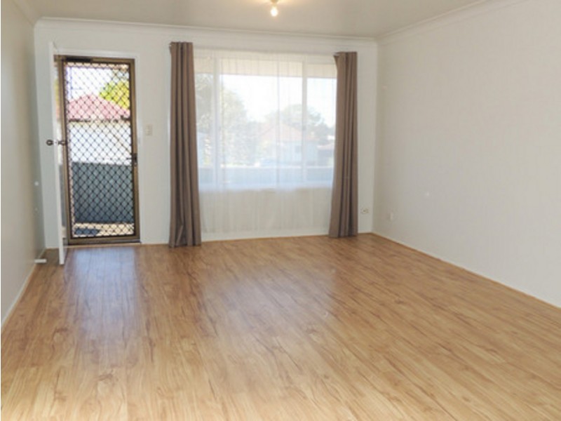 2/2 Arthur Drive, Wyong NSW 2259