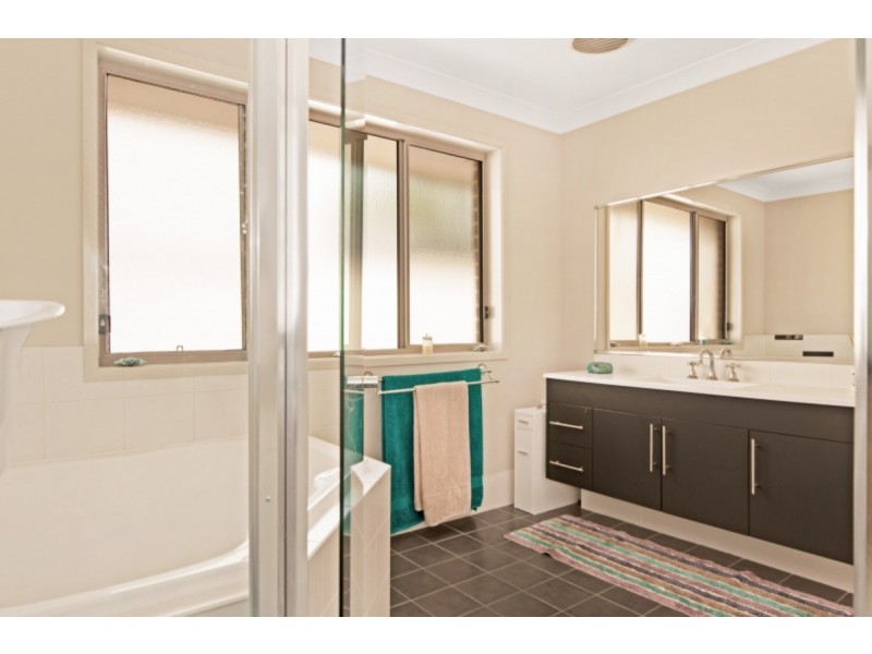 11 Capri Close, Woongarrah NSW 2259