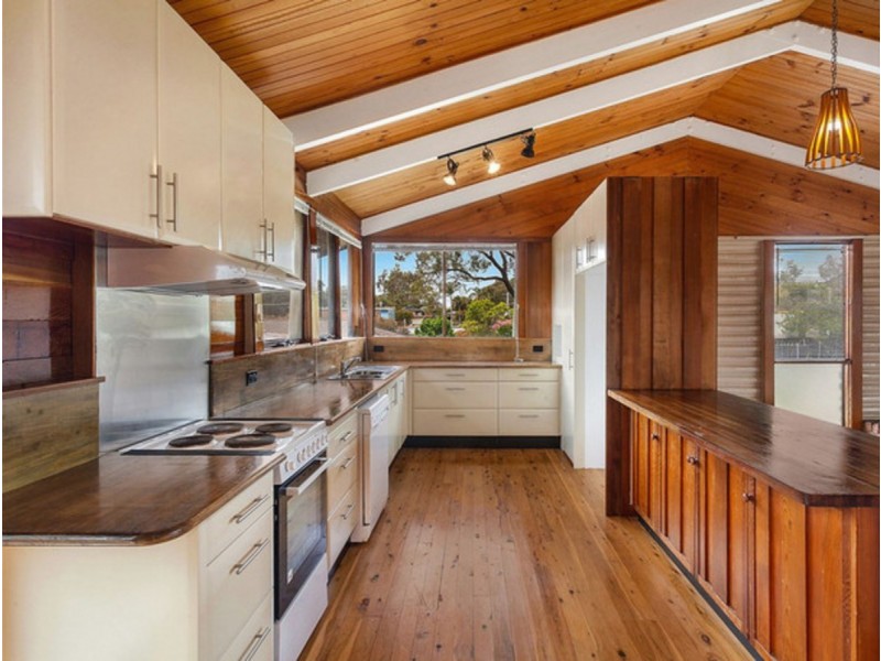 252 Tuggerawong Road, Tuggerawong NSW 2259