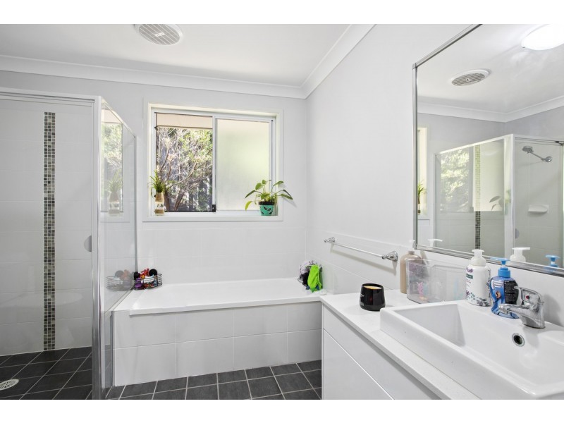 40 Raintree Terrace, Wadalba NSW 2259