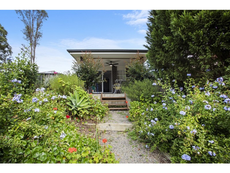 40 Raintree Terrace, Wadalba NSW 2259