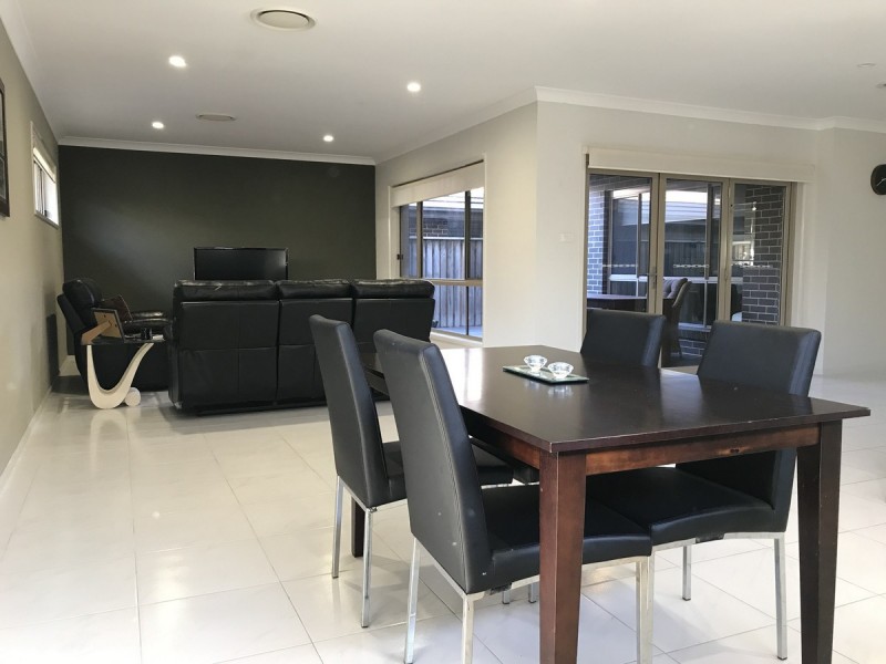 27 Parry Parade, Wyong NSW 2259