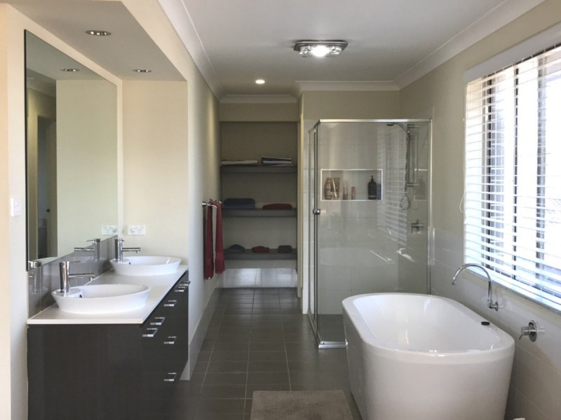 27 Parry Parade, Wyong NSW 2259