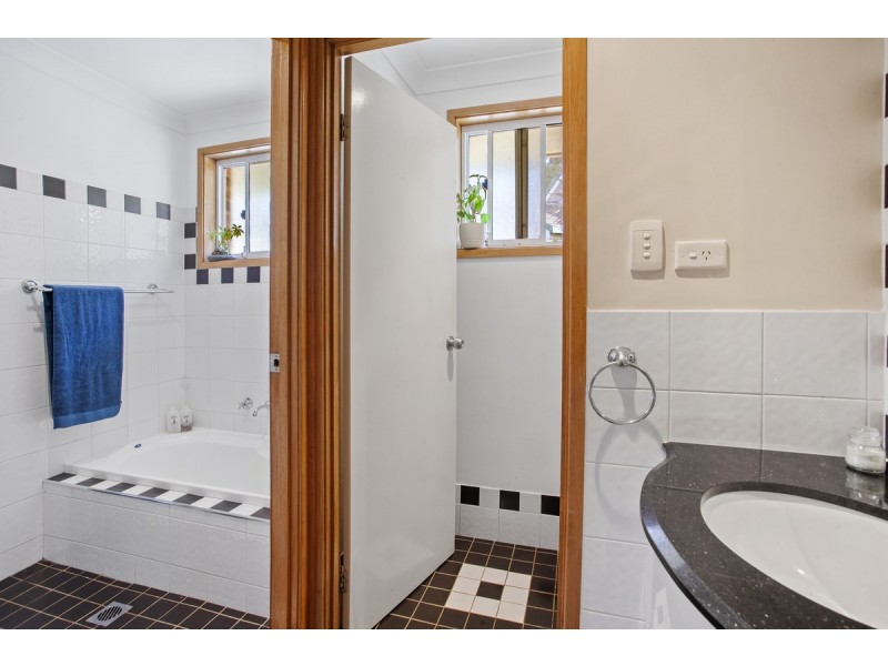 18 Farnol Place, Watanobbi NSW 2259