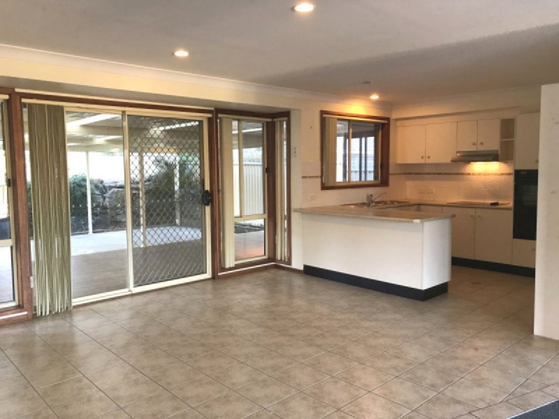 41 Robert Holl Drive, Ourimbah NSW 2258