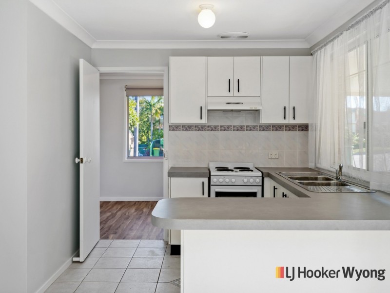 10 Oakehampton Court, Bateau Bay NSW 2261