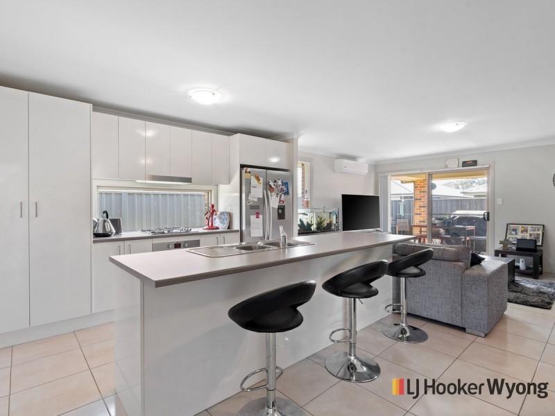 1 Oakmont Place, Woongarrah NSW 2259