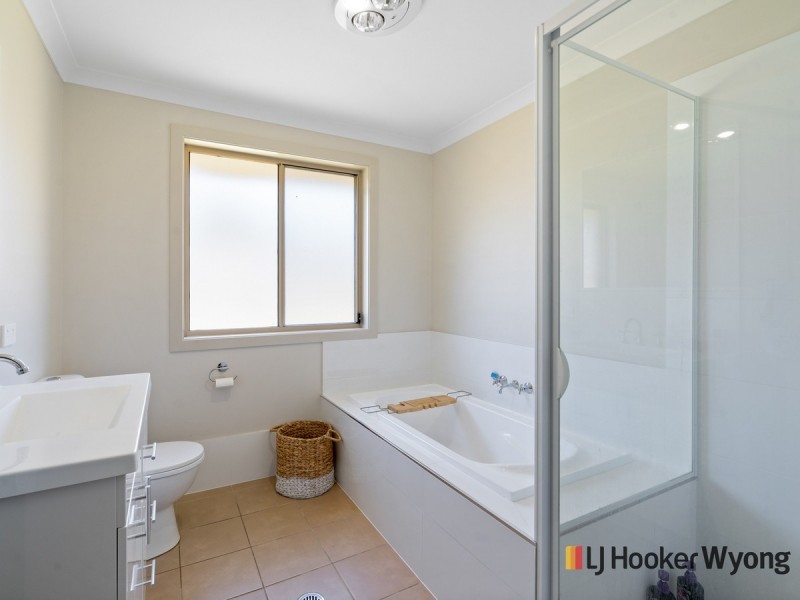 1 Oakmont Place, Woongarrah NSW 2259