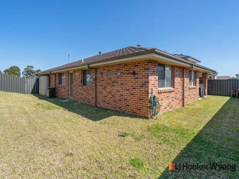 1 Oakmont Place, Woongarrah NSW 2259