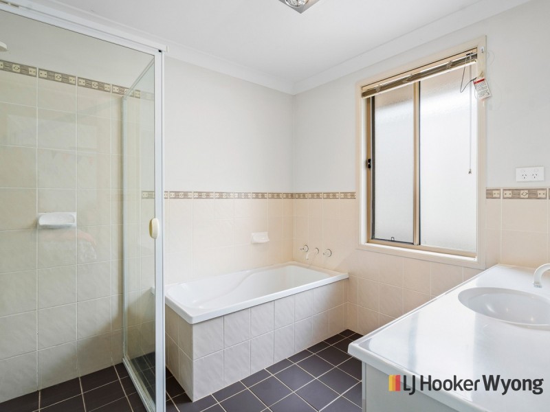 11 Settlement Drive, Wadalba NSW 2259