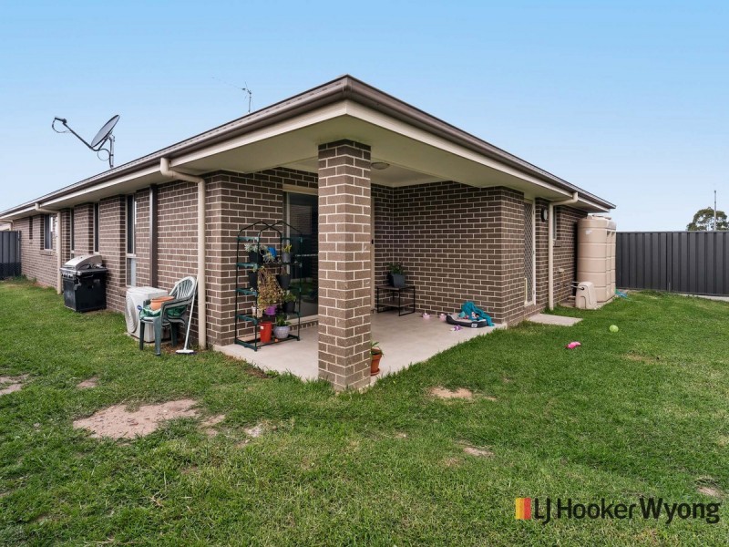 2 Nelson Grove, Woongarrah NSW 2259