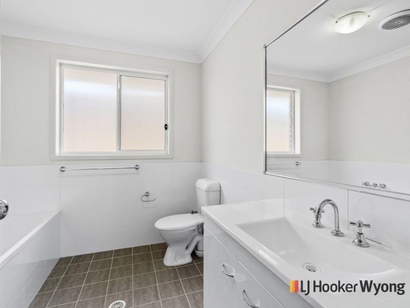 12 Chestnut Grove, Woongarrah NSW 2259