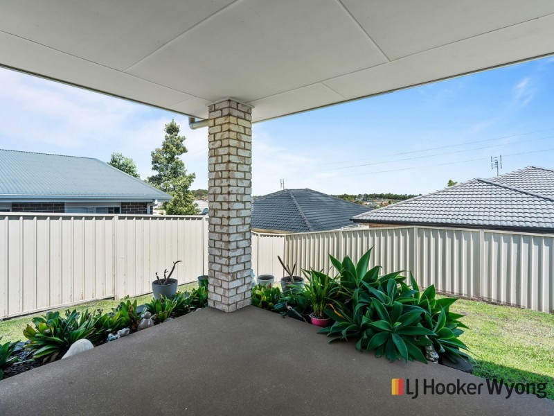 12 Chestnut Grove, Woongarrah NSW 2259