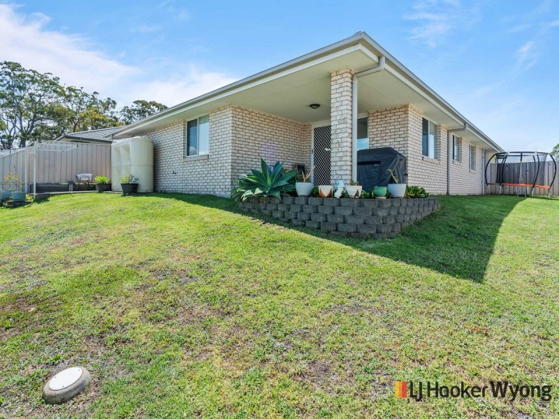 12 Chestnut Grove, Woongarrah NSW 2259