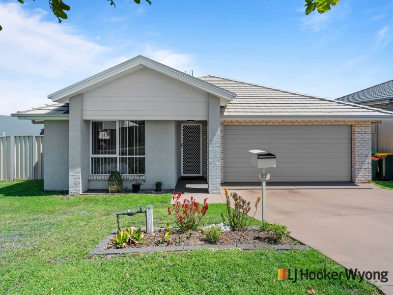 12 Chestnut Grove, Woongarrah NSW 2259