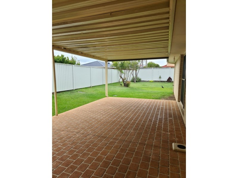 4 Skyhawk Avenue, Hamlyn Terrace NSW 2259