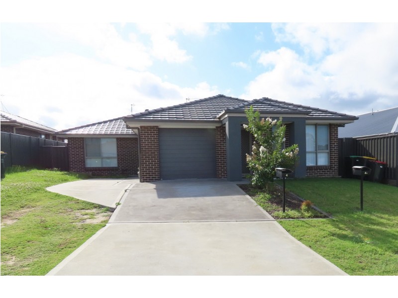 4 Satinash Drive, Hamlyn Terrace NSW 2259