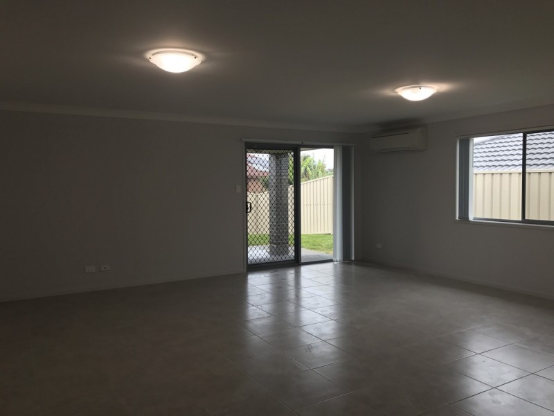 8 Cams Boulevard, Summerland Point NSW 2259