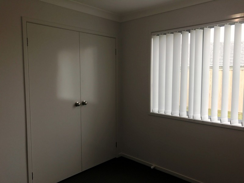 8 Cams Boulevard, Summerland Point NSW 2259