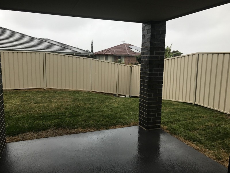 8 Cams Boulevard, Summerland Point NSW 2259