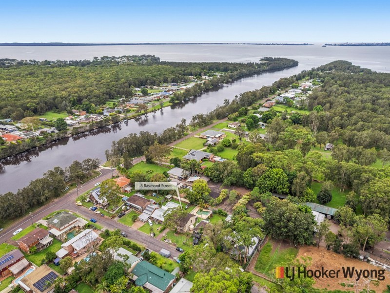8 Raymond Street, Tacoma South NSW 2259