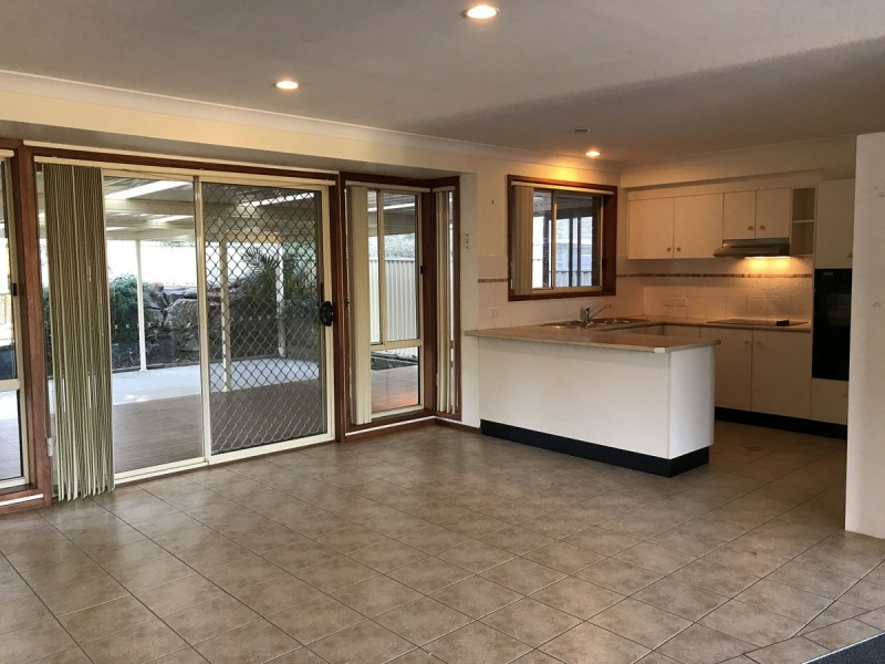 41 Robert Holl Drive, Ourimbah NSW 2258