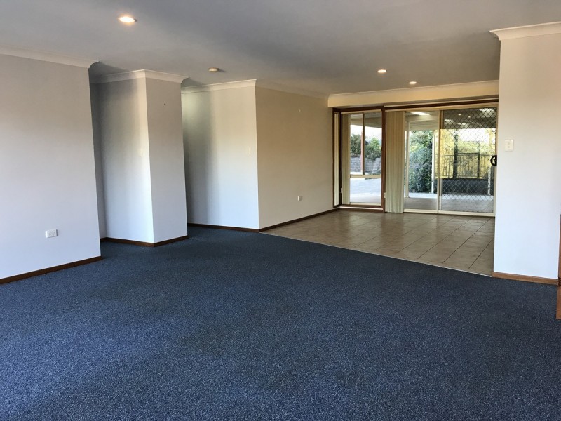 41 Robert Holl Drive, Ourimbah NSW 2258