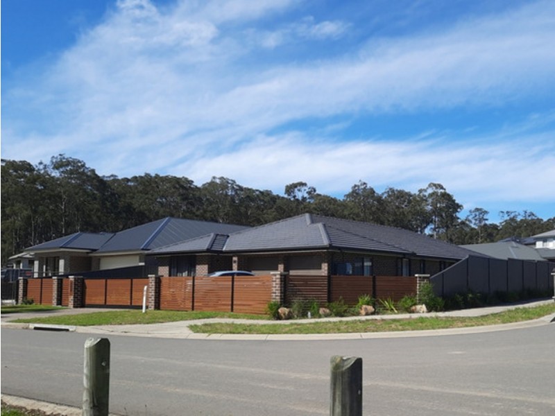 19 Stanhope Crescent, Wadalba NSW 2259