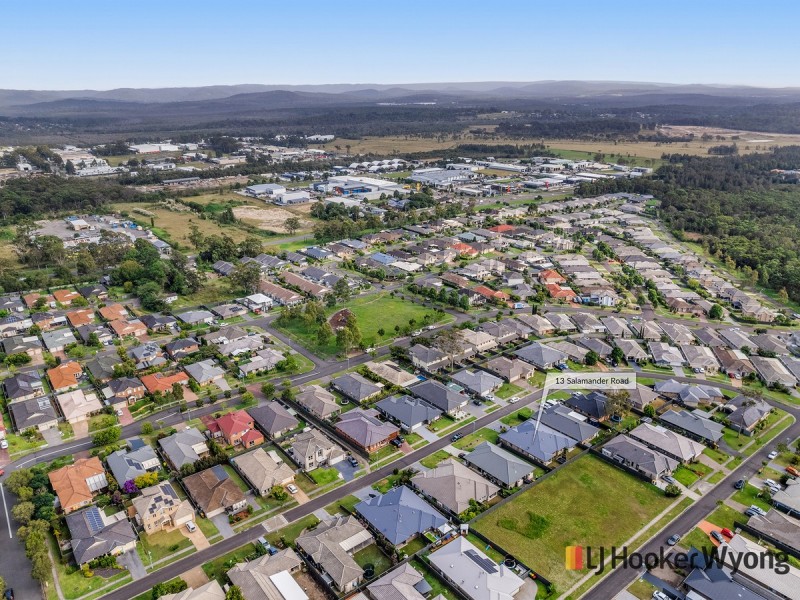 13 Salamander Road, Wadalba NSW 2259
