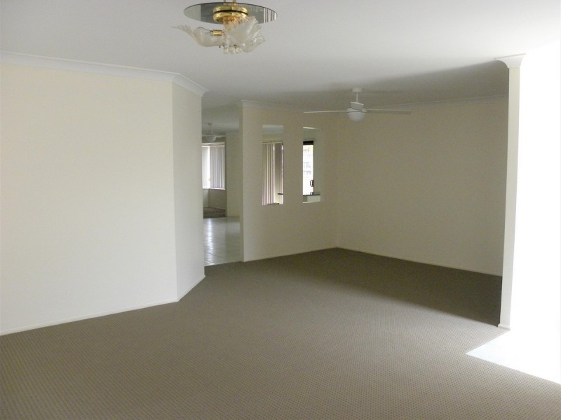 12 Riveroak Drive, Mardi NSW 2259