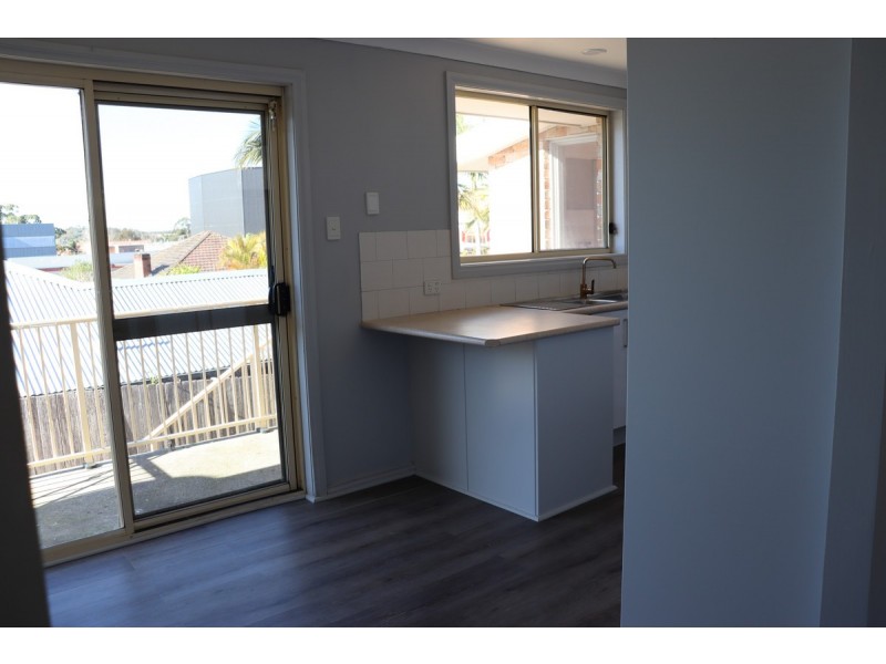 2/28 Hope Street, Wyong NSW 2259