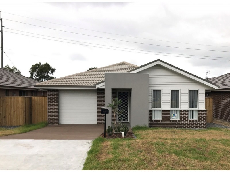 10 Oakmont Place, Woongarrah NSW 2259