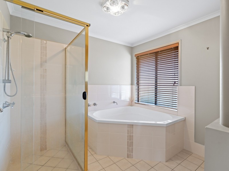 265 Johns Road, Wadalba NSW 2259
